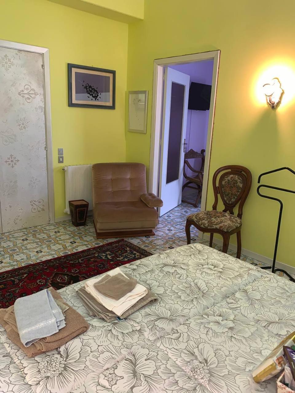 Bed and Breakfast Blue Sea à Roccella Ionica Extérieur photo